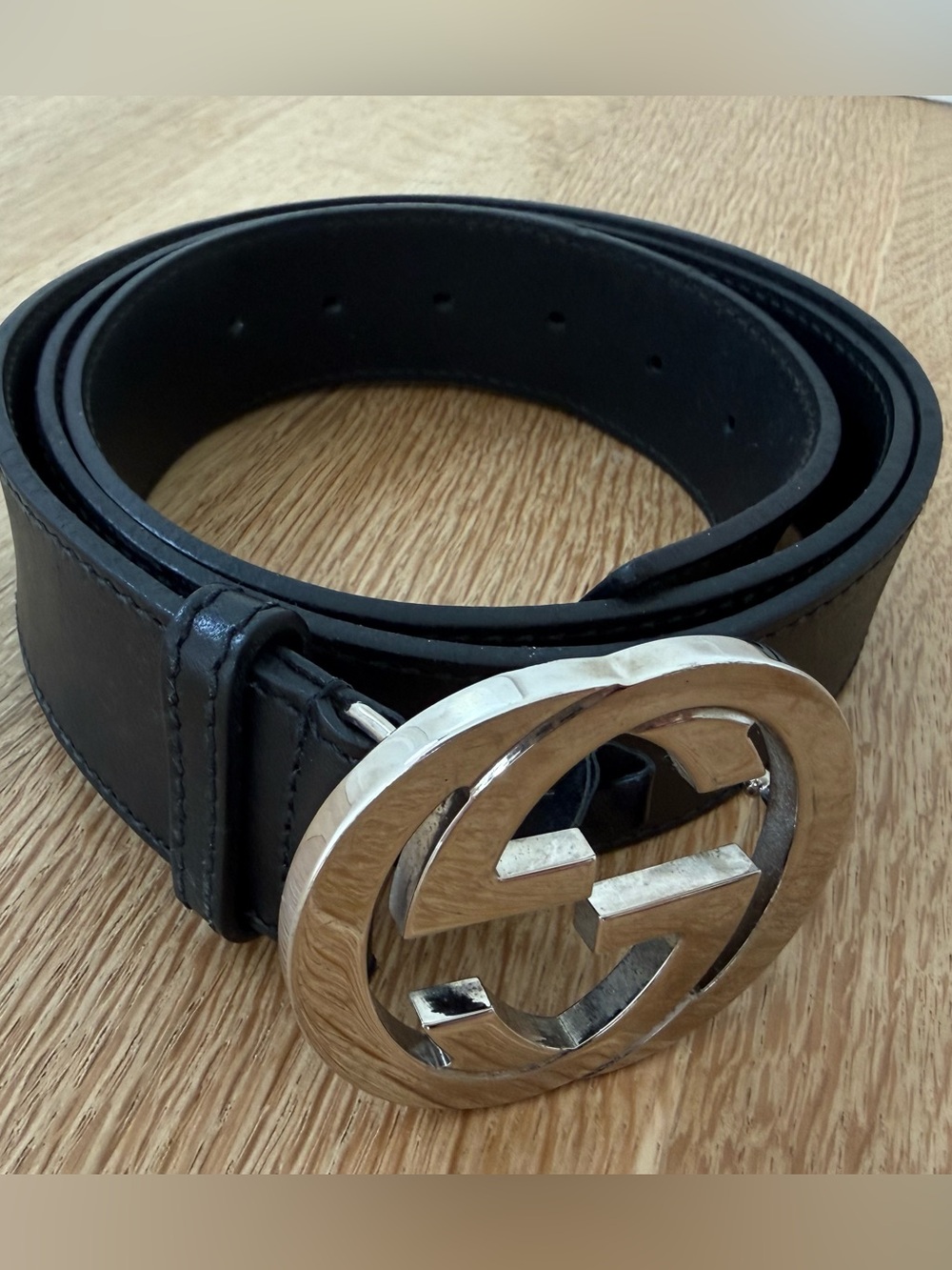 Authentic Gucci Mens Black Leather Belt